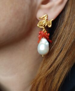 Alternative view of Orecchini Pendenti con Perle Barocche e Corallo Bambù Rosso