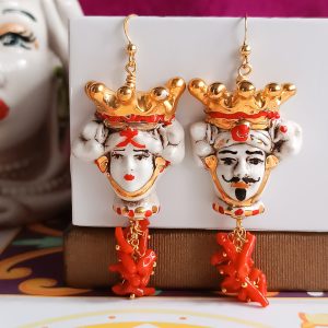 Orecchini siciliani con teste di moro in ceramica di caltagirone e corallo rosso 1