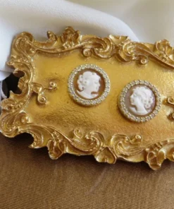 Orecchini al lobo con cammeo