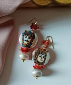 Alternative view of Orecchini Siciliani con Mattonelle in Ceramica di Caltagirone e Perle Scaramazze