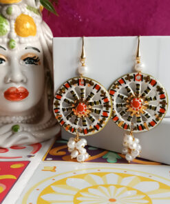 Orecchini siciliani con ruote del carretto sicilaino in ceramica di caltagirone 2