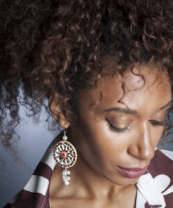 Orecchini siciliani con ruote in ceramica di caltagirone e perle