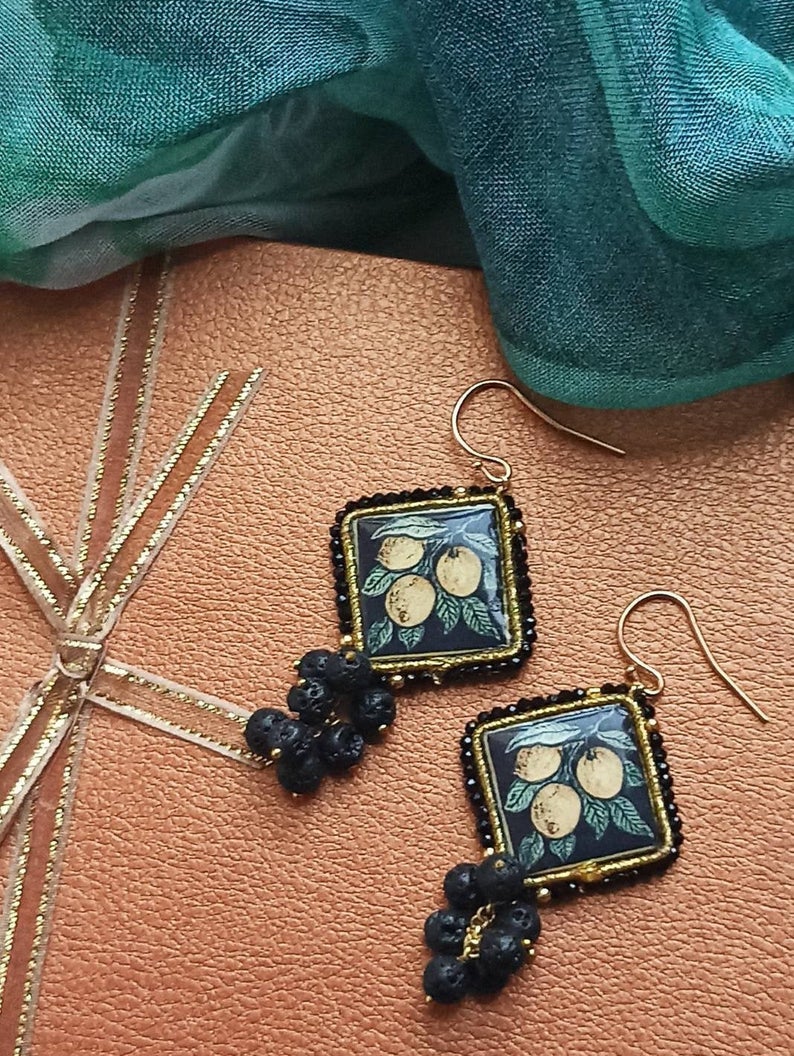 Orecchini Siciliani con Mattonelle in Ceramica di Caltagirone e Pietra Lavica - immagine 2