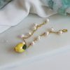 Bracciale a catena con perle bianche e limone in ceramica di Caltagirone