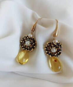 Orecchini con spinello nero e gocce di Ambra