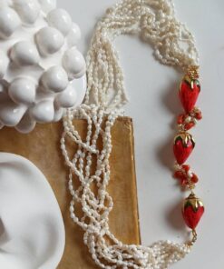 Collana multifilo di perle con fragole in ceramica di caltagirone