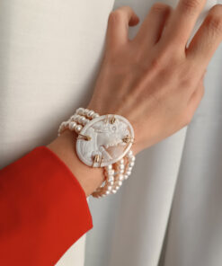Bracciale a tre fili con perle di fiume e cammeo conchiglia di torre del greco 2