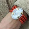 Bracciale a tre fili con pietre rosse e cammeo di torre del greco