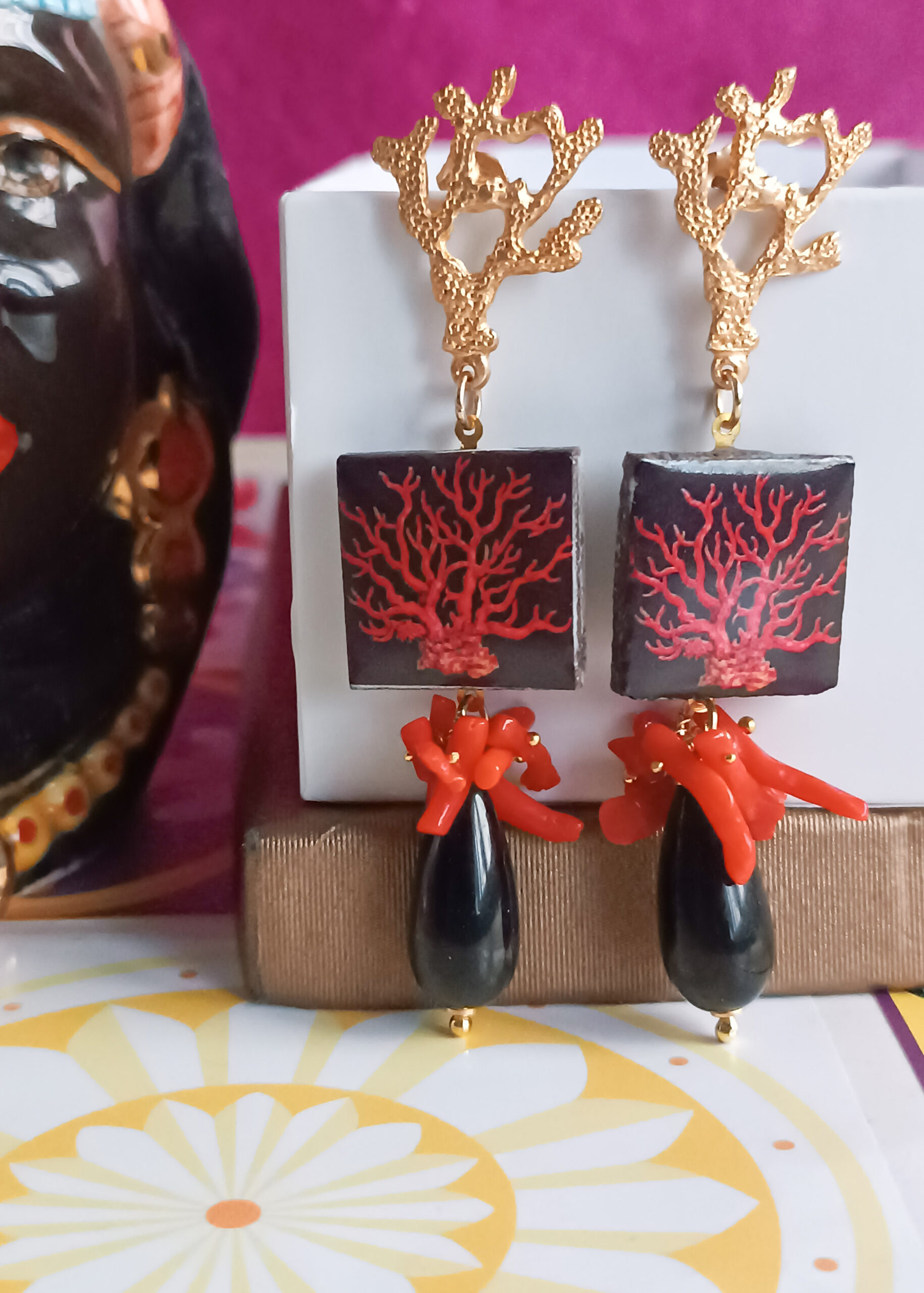 Orecchini Siciliani con Mattonelle in Ceramica di Caltagirone e Onice Nero - immagine 3