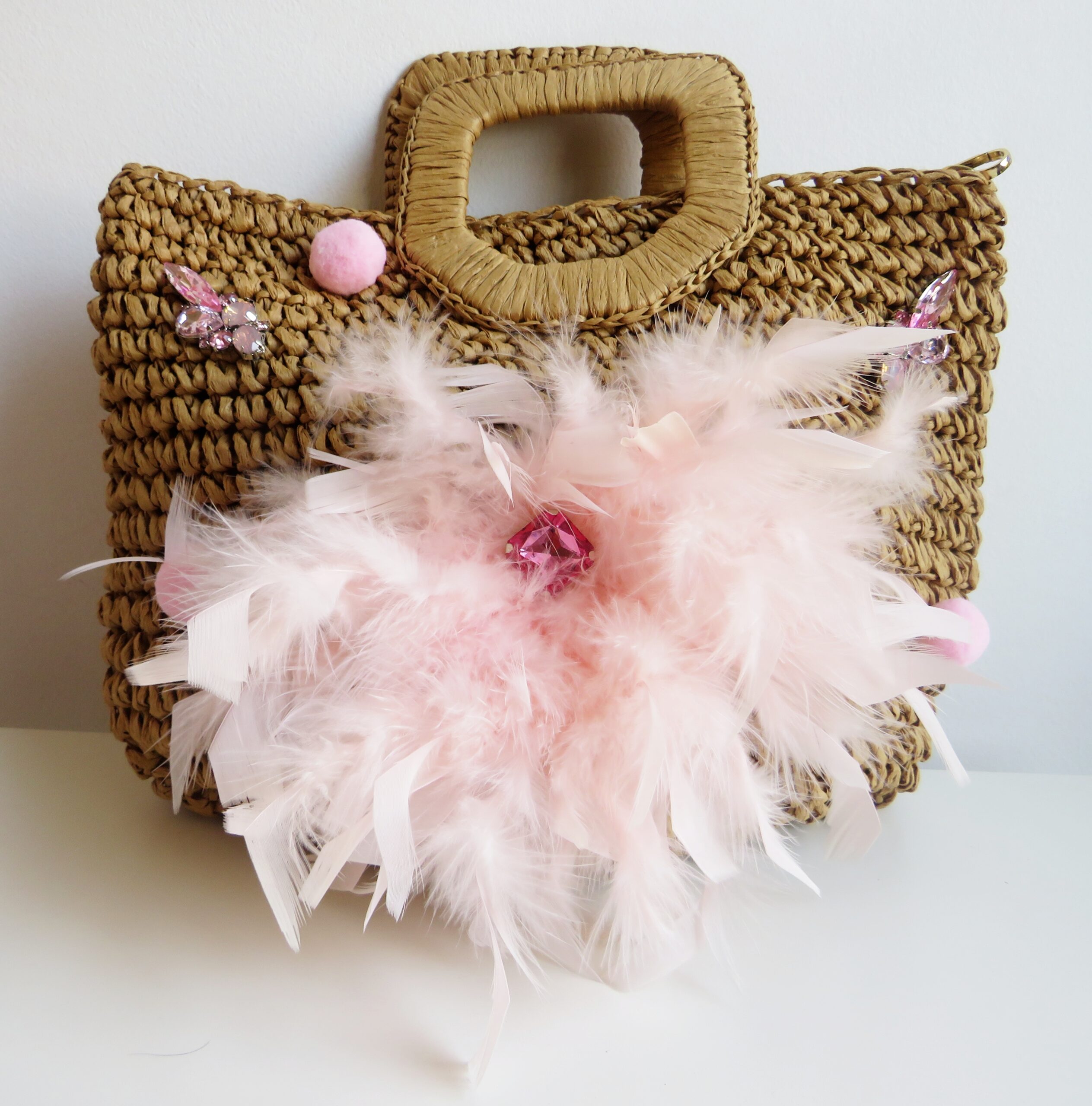 Borsa in Palma Nana con Piume Rosa, Pom Pom Rosa e Cristalli - immagine 5