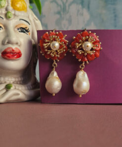 orecchini a fiore con perle barocche e corallo rosso