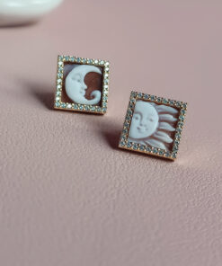 Alternative view of Orecchini al Lobo in Argento 925 Placcato Oro con Cammei Conchiglia