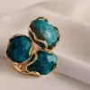 Anello con pietra blu apatite