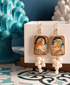 Orecchini siciliani con mattonelle in ceramica di caltagirone e grappolo di perle