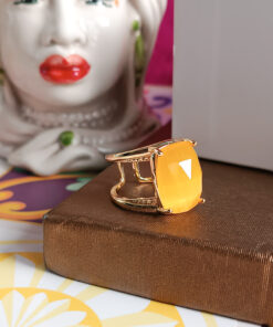 Anello rettangolare con pietra occhio di gatto giallo 1