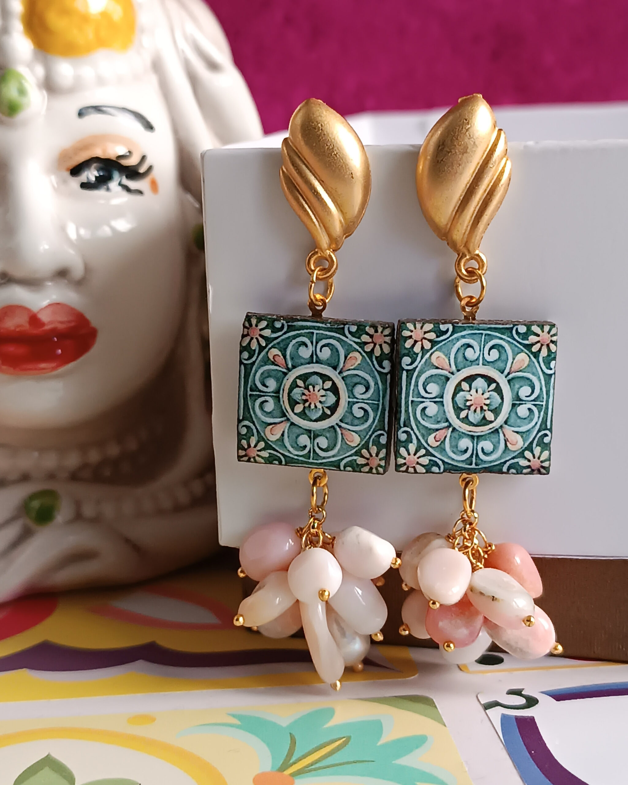 Orecchini Siciliani con Mattonelle in Ceramica di Caltagirone e Rodonite - immagine 5