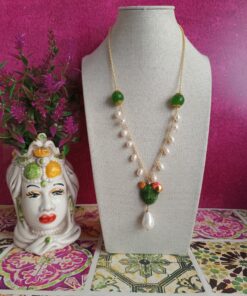 Collana a catena con perle e fico d'india in ceramica di caltagirone