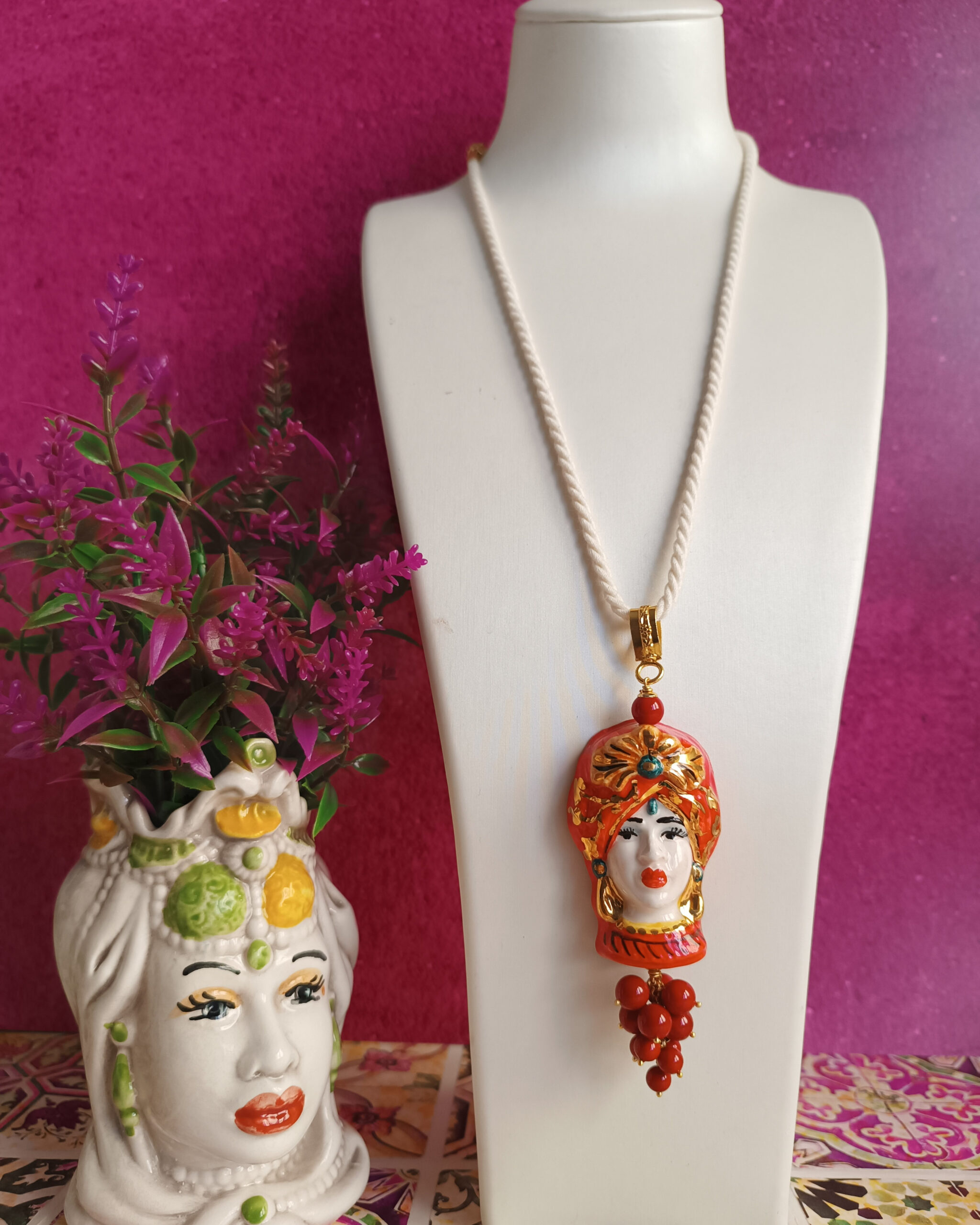 Collana a Corda con Testa di Moro in Ceramica di Caltagirone e Pietre Rosse - immagine 3
