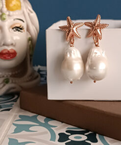 Orecchini pendenti con perle barocche e stelle marine oro rosa 1