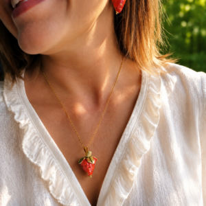 collana a catena fragolina in ceramica di caltagirone
