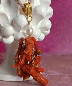 Alternative view of Collana a Corda con Ciondolo Grappolo di Corallo Rosso del Mediterraneo