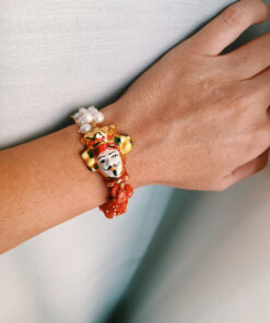Alternative view of Bracciale a Grappolo con Corallo Rosso, Perle di Fiume e Testa di Moro in Ceramica di Caltagirone_Spedizione 7 giorni