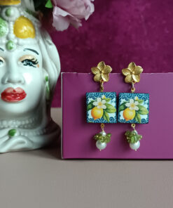 Orecchini siciliani con mattonelle in ceramica di caltagirone perle di fiume e peridoto 2