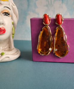 orecchini pendenti con ambra e corallo rosso