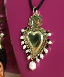 collana a corda con ciondolo cuore sacro