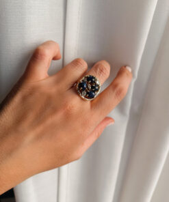 Anello tondo con zirconi e lapis