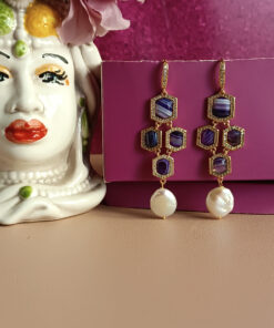 Orecchini pendenti con pietre striate viola e perle barocche piatte 2