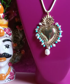 Collana a corda con cuore sacro