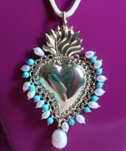 Collana a corda con cuore sacro