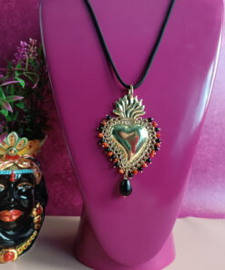 Collana a corda con ciondolo cuore sacro corallo e onice 1