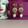 Orecchini siciliani con tamburelli in ceramica di caltagirone e perle barocche piatte 2