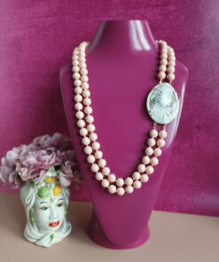 Collana doppio filo con pietre rosa e cammeo di torre del greco scolpito dalla conchiglia sardonica 2