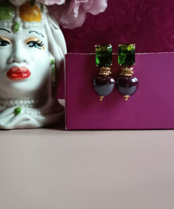 Orecchini pendenti con cuori sacri e cristalli verdi 4