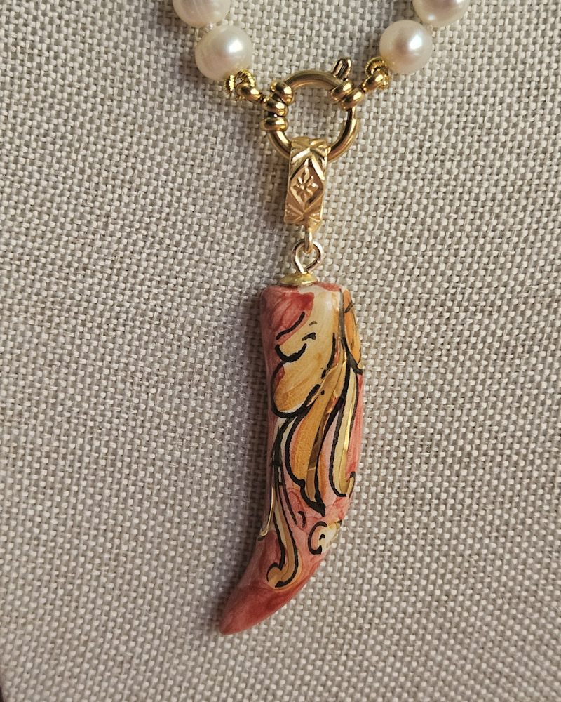 Sicilian Necklace with Pearls and Ceramic Italian Horn - Image 2