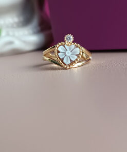 Anello a cuore in Argento 925 placcato Oro con cammeo fiore scolpito dalla conchiglia sardonica 4