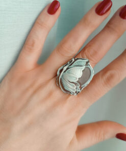 Alternative view of Butterfly Cameo Ring