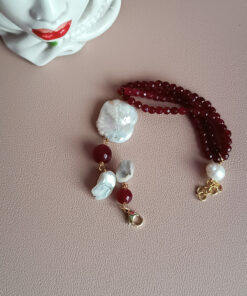 Bracciale multifilo con Agata borgogna e perle barocche 2