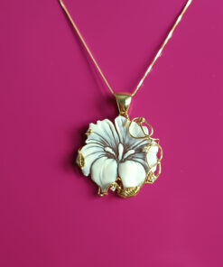 Alternative view of Dainty Chain Necklace with Shell Cameo Pendant