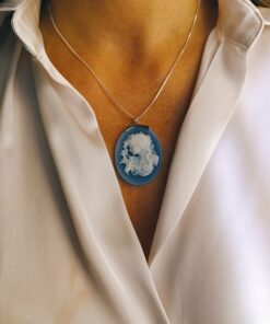 Collana a catena con ciondolo cammeo in agata 1