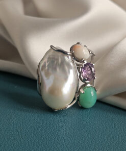 Alternative view of Anello in Argento 925 con Perla Barocca e Pietre Naturali