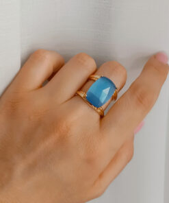 Anello rettangolare con occhio di gatto blu