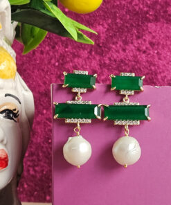 Orecchini a goccia con giada verde e perle barocche 2