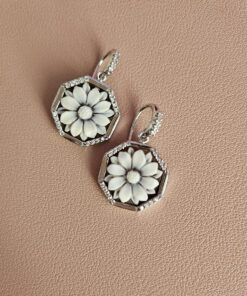 Orecchini Pendenti in Argento 925 con Cammei Scolpiti dalla Conchiglia Sardonica