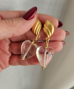 Alternative view of Orecchini Pendenti con Cuori di Cristallo di Rocca