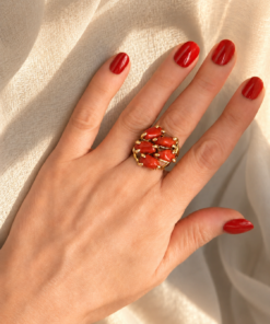 Anello In Argento 925 Placcato Oro con Sassolini di Corallo Rosso