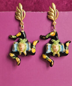 Alternative view of Orecchini Siciliani con Trinacria in Ceramica di Caltagirone Dipinta a Mano